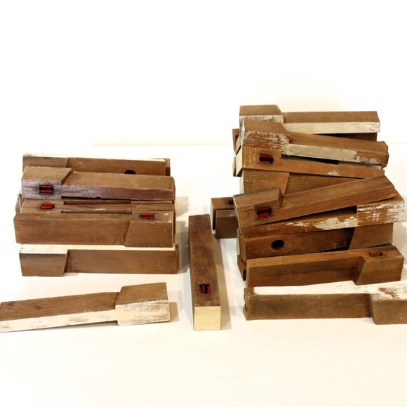 Antique Piano Keys Altered for Arts and Crafts 50 pieces Upcycle Salvage 3 Pound - Picture 4 of 4